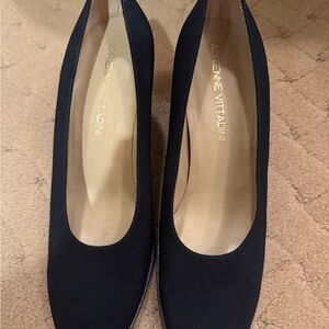 Adrienne Vittadini Elegant Dark Blue/ Black Pumps